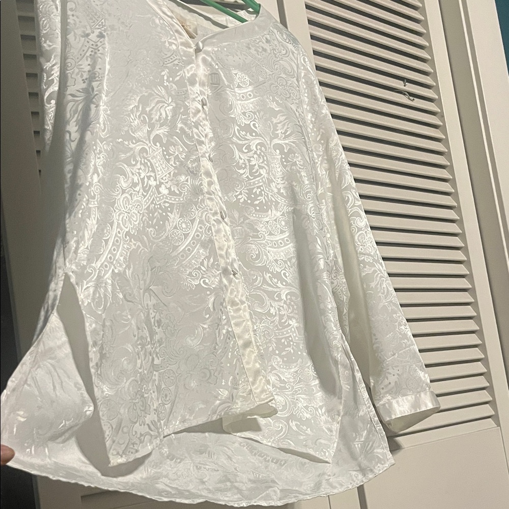 Vintage Victoria's Secret- gold tag Silk White Patterned Blouse